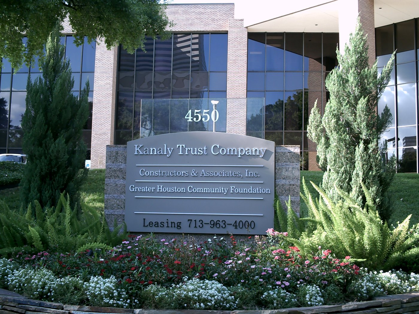 A landscaped tenant monument sign for an office building at 4550, built by 4D SignWorx